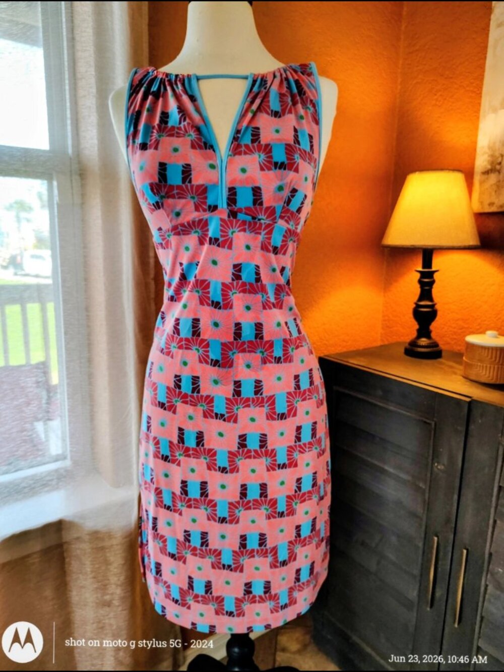 Vintage BCBG in LIKE NEW CONDITION